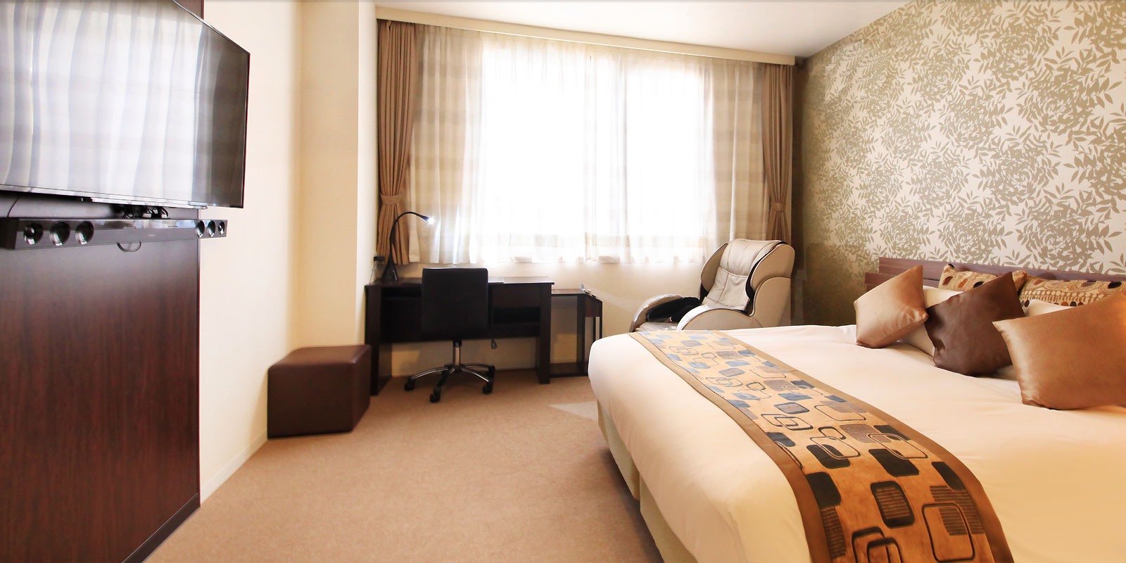 Carefully appointed rooms with simplistic decor.